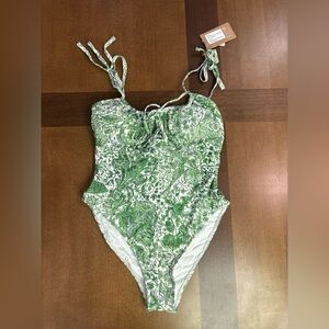 BERLOOK NWT MEDIUM Green Paisley women’s HIGH LEG One-Piece Swimsuit -